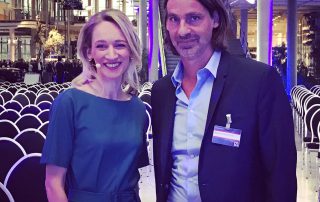 Richard David Precht mit Doro Plutte beim UnternehmerForum der Deutschen Bank